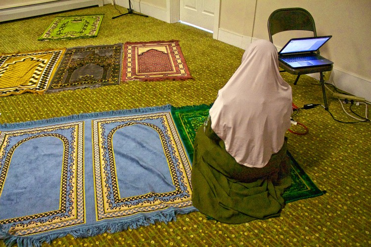 US Muslim saying Prayers