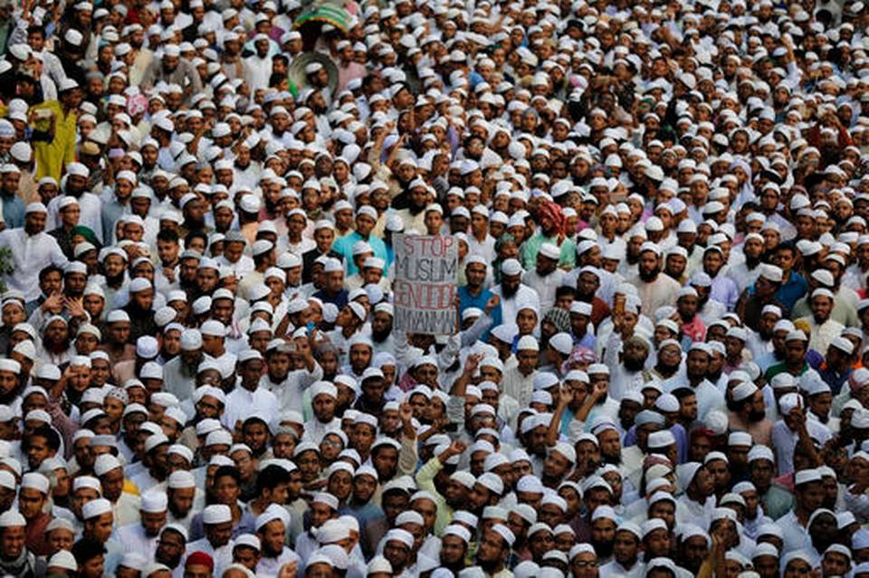 Bangladeshis protest against killing of Rohingya