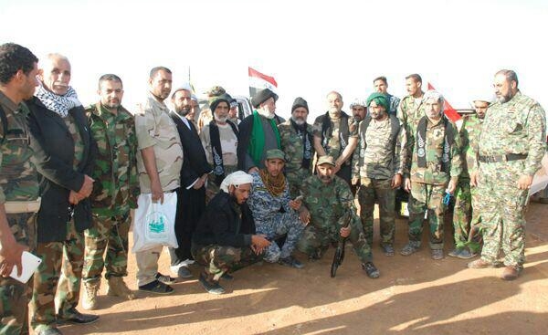 وفد من معتمدي السيد السيستاني في بغداد يواصل مساعداته للمقاتلين في الموصل