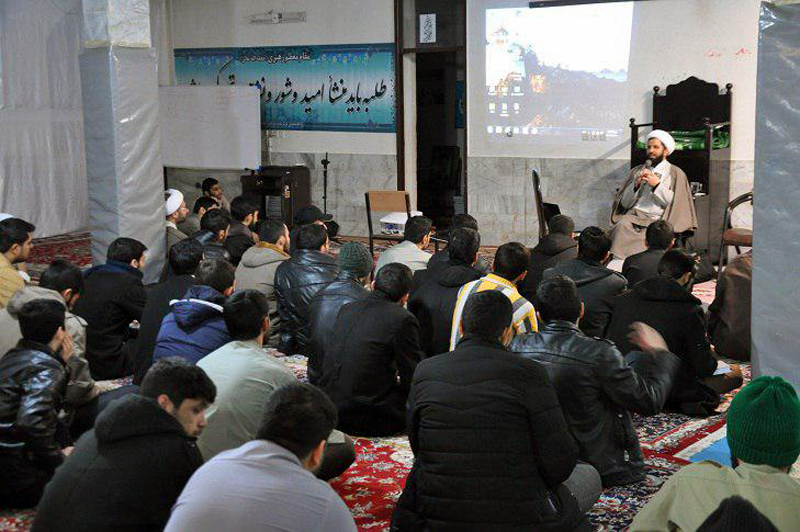 حجت الاسلام سالاری - نشست با طلاب مدرسه علمیه امام خمینی(ره) بجنورد