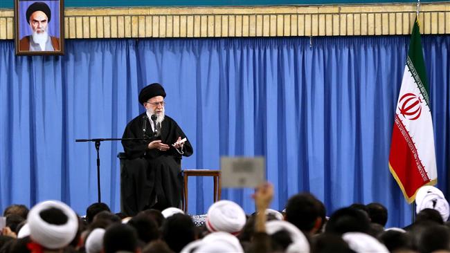 Ayatollah Khamenei delivers an address in Tehran to thousands of people from the Iranian city of Qom, January 8, 2017