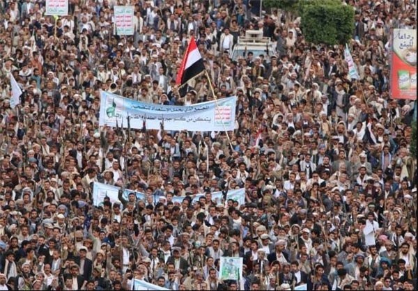 Mass March Held in Sanaa Against Saudi Attack in Yemen