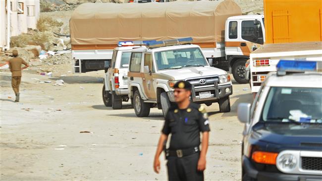 Saudi police secure a neighborhood in the Red Sea city of Jeddah, where a firefight erupted with security forces, January 21, 2017. (Photo by AFP)