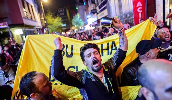 Protest in Turkey against Referendum Results