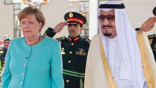 German Chancellor Angela Merkel (L) is received by Saudi King Salman on her arrival in Jeddah, Saudi Arabia on April 30, 2017. (Saudi Press Agency via AP)