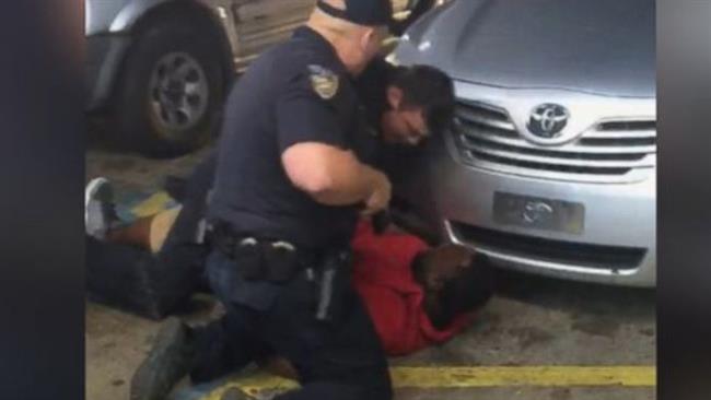Graphic video shows the fatal shooting of Alton B. Sterling on July 5, 2016, in Baton Rouge, Louisiana.