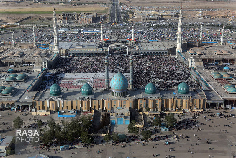 تصاویر هوایی از جمعیت زائران مسجد مقدس جمکران