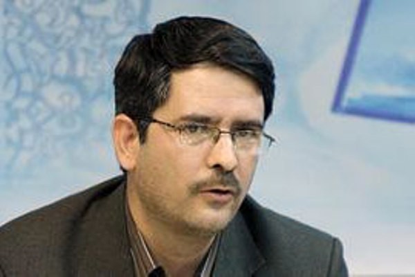 رضا حاجی‌آبادی، مدیر انتشارات هزاره ققنوس