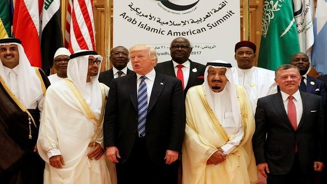 ترامپ در میان سران کشورهای عربی