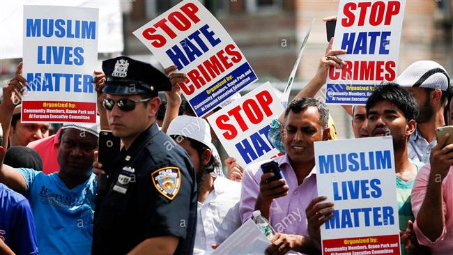 Community members take part in a protest against hate crimes in the Queens borough of New York City, August 15, 2016. (Reuters photo)
