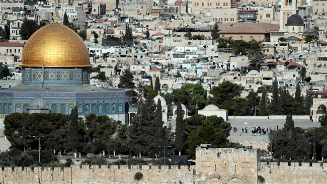 Israeli police check the scene (center R) and surround a dead body at the Al Aqsa Mosque compound in the Old City of occupied East Jerusalem al-Quds on July 14, 2017. (Photo by AFP)