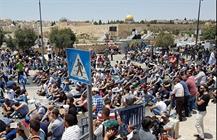 نماز جمعه فلسطینیان در اطراف مسجدالاقصی