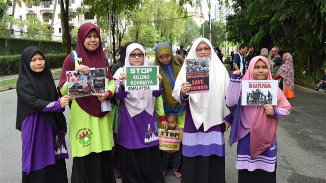 Demonstrators in Kuala Lumpur, Malaysia, protest against renewed violence in Myanmar against the Rohingya Muslims, August 30, 2017. (Photo by Reuters)