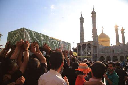 تشييع جثامين ۳ شهداء من المدافعين عن مراقد اهل البيت (ع) في مدينة قم