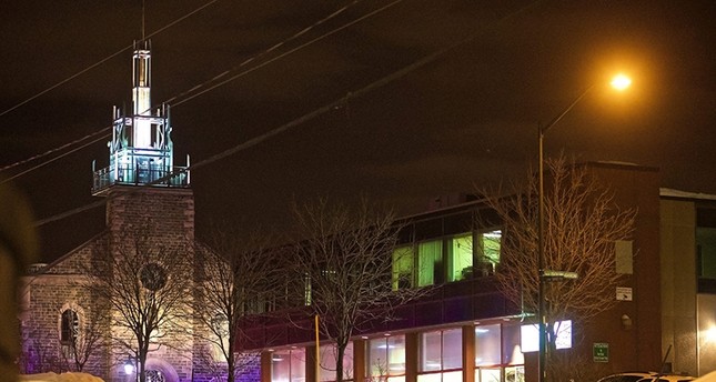A general view shows the Quebec Islamic Cultural Centre (R) after two gunmen reportedly opened fire, in Quebec City, Quebec, Canada, 30 January 2017 (EPA Photo)