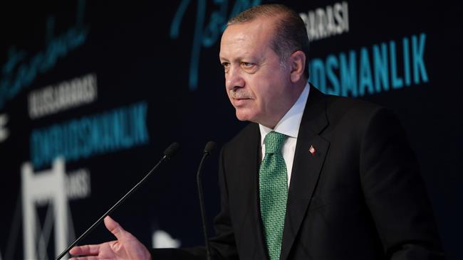 Turkish President Recep Tayyip Erdogan speaks at a meeting in Istanbul on September 25, 2017. (Photo by the Turkish Presidential Press Service)