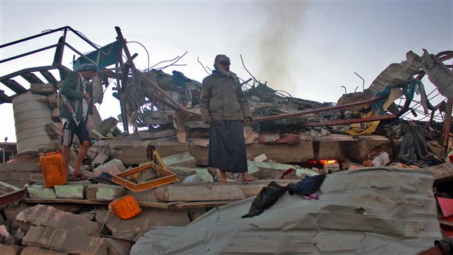 Yemenis check the aftermath of a Saudi airstrike on the northwestern province of Sa’ada on November 1, 2017. (Photo by AFP)