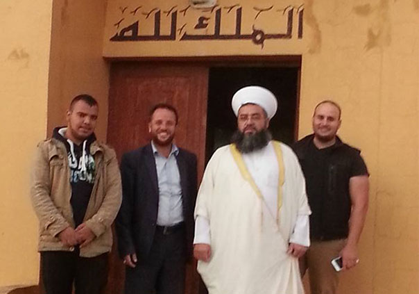 الشيخ العيلاني يزور بفقيد المقاومة المجاهد عباس عساف