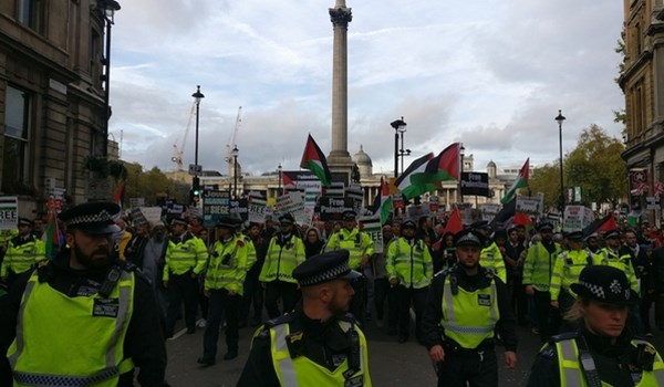 Thousands March through London to Oppose Balfour Declaration