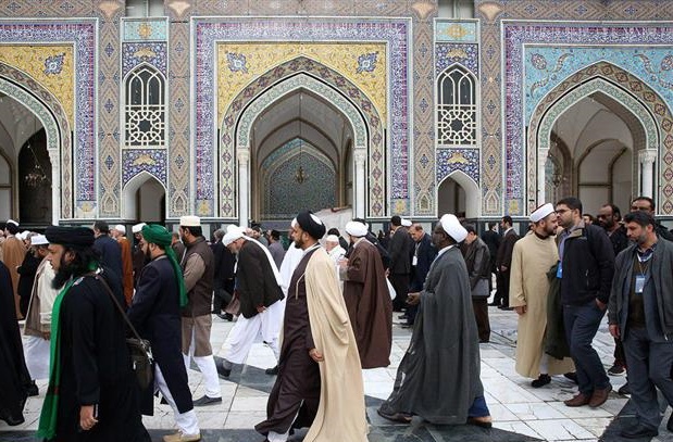  ضيوف مؤتمر "محبي أهل البيت العالمي" إلى الحرم الرضوي المنور