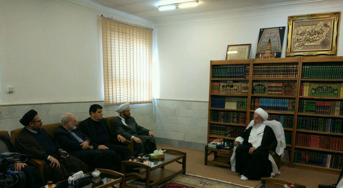 Shaykh Ahmad Badreddin Hassoun and Ayatollah Makarem-Shirazi