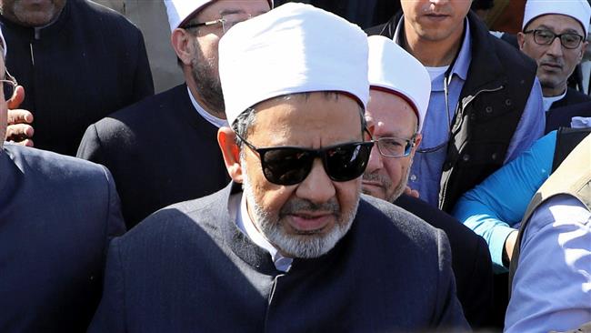 Grand Imam of al-Azhar Ahmed al-Tayeb leaves al-Rawdah mosque during the first Friday prayer after a terrorist attack in Bir Al-Abed, Egypt, December 1, 2017. (Photo by Reuters)