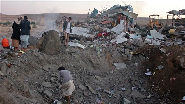 Yemenis check the aftermath of a Saudi-led airstrike on the town of Sahar in the northwestern Yemeni province of Sa’ada, November 1, 2017. (Photo by AFP)
