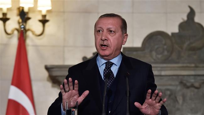 Turkish President Recep Tayyip Erdogan gestures as he speaks during a joint press conference with Greek Prime Minister Alexis Tsipras (not shown) in Athens, Greece, on December 7, 2017. (Photo by AFP)