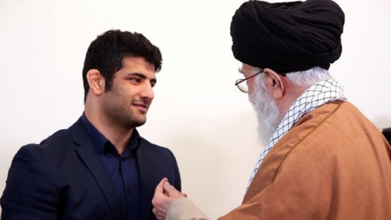 رہبر انقلاب اسلامی اور  علی رضا کریمی