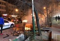 صحنه ای از خرابکاری اغتشاش گران در ایران
