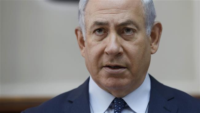 Israeli Prime Minister Benjamin Netanyahu chairs the weekly cabinet meeting at his office in Jerusalem al-Quds on January 7, 2018. (Photo by AFP)