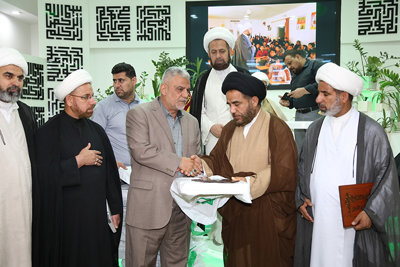 العتبة الحسينية تحتفي بالمتفوقين 