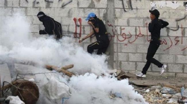 The photo shows Bahraini protesters in the village of Diraz. (Photo by Reuters)