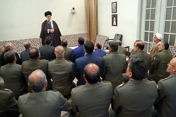 رہبر معظم کی فوجی کمانڈروں سے ملاقات