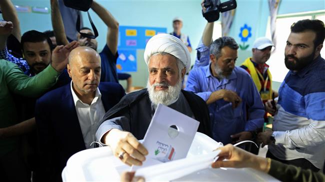 The deputy chief of Hezbollah, Sheik Naim Qassem, casts his ballot during Lebanon’s parliamentary elections in Beirut, Lebanon, May 6, 2018. (Photo by AP)