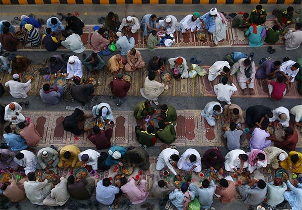 Muslims around Globe Observe Holy Month of Ramadan