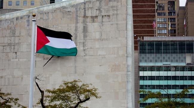 The Palestinian flag flies in the wind after a Rose Garden ceremony at the United Nations headquarters on Wednesday, September 30, 2015. (Photo by AP)