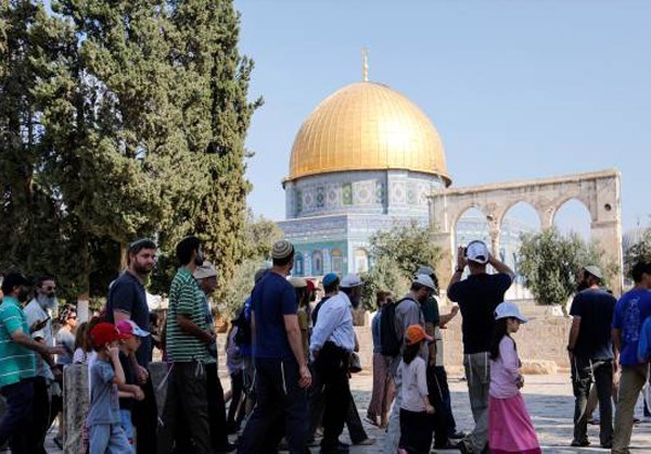 Over 1,000 Israeli Settlers Storm al-Aqsa Mosque in Occupied al-Quds