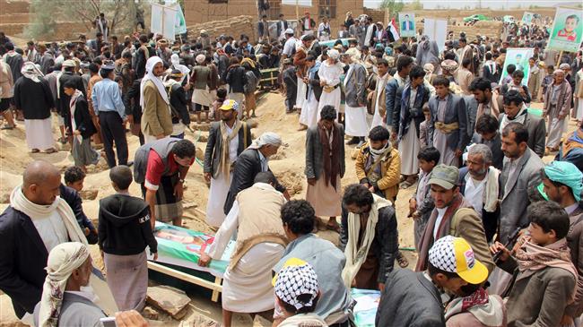 Yemenis take part in a mass funeral on August 13, 2018 in the northern Yemeni city of Sa’ada, for children killed in an air strike by the Saudi-led coalition last week. (Photo by AFP)