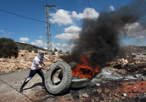 Israeli Soldiers Clash with Palestinian Protesters in West Bank City of Nablus