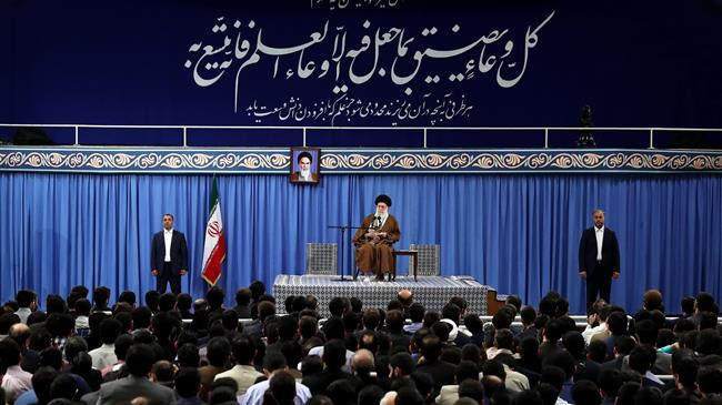 Leader of the Islamic Revolution Ayatollah Seyyed Ali Khamenei meets with scientific elites in Tehran on October 17, 2018. (Photo by khamenei.ir)