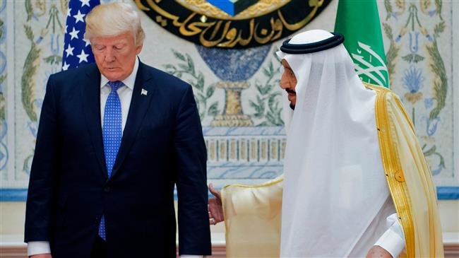 Saudi King Salman (R) greets US President Donald Trump during his maiden trip to Riyadh on May 21, 2017. (Photo by AFP)