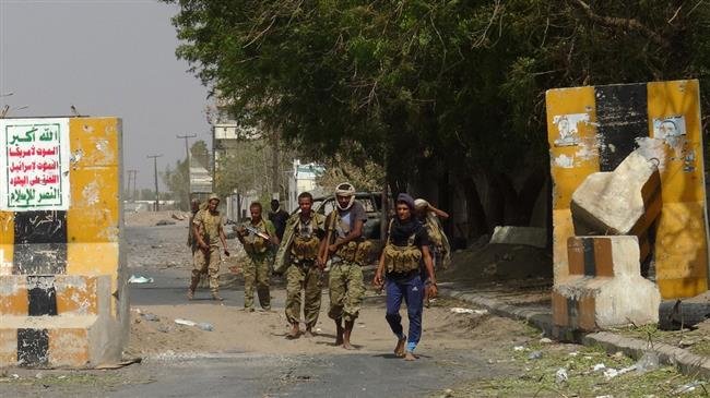 Saudi-backed militants and mercenaries gather on the eastern outskirts of Hudaydah as part of their push to capture the port city on November 10, 2018. (Photo by AFP)