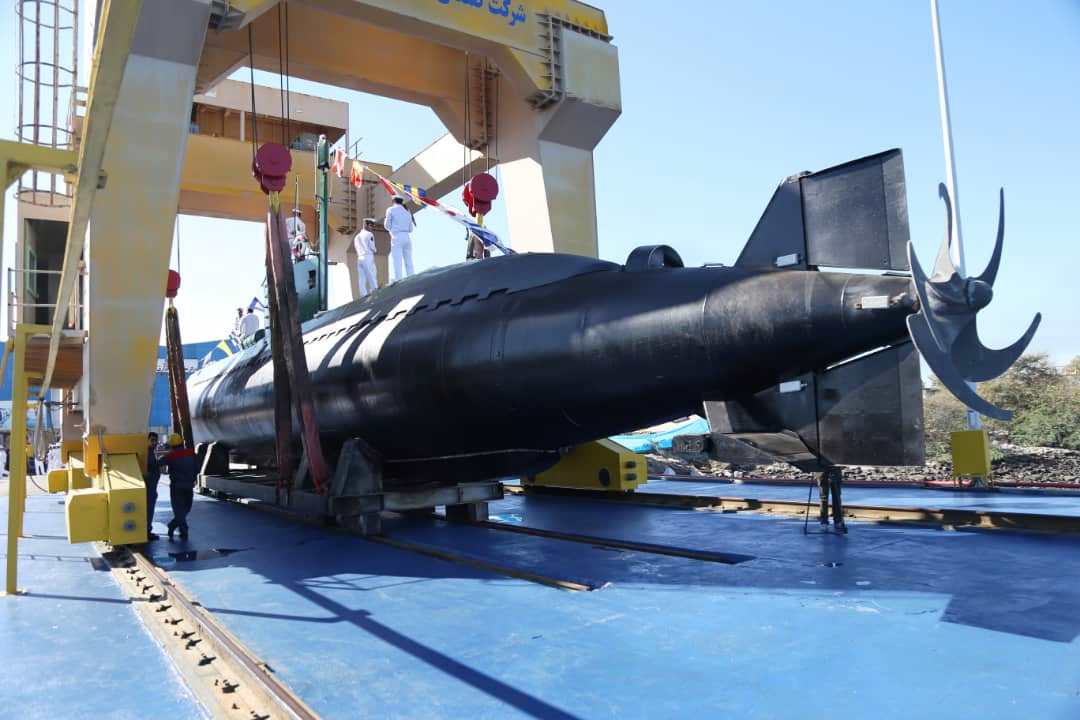  تحویل زیر دریایی های «غدیر» به ناوگان نیروی دریایی ارتش