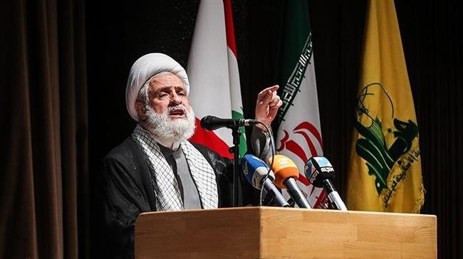 Hezbollah Deputy Secretary General Sheikh Naim Qassem addresses a gathering of Lebanese students at University of Tehran on Nov. 29, 2018 (Photo by Tasnim)