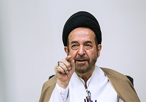 خدع تيار التحريف لضرب الثورة؛ البيت الأبيض قبلة لتيار التحريف