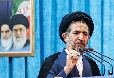 العالم الإسلامي بحاجة ماسة الی الوحدة والتماسك للتغلب علی الأعداء