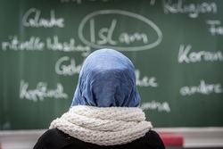 روز جهانی زن و دغدغه‌های زنان مسلمان در آلمان