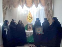 مسؤولان جامعه الزهرا با خانواده شهید موسوی نسب دیدار کردند