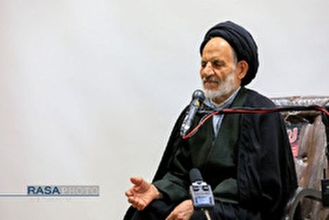تعریف و تمجیدهای دشمنان نشان از حیله و مکر آنها است
